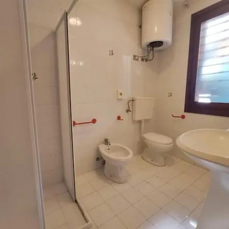 Tranquil Retreat With Garden, Patio And Bbq Appartamento Lignano Sabbiadoro